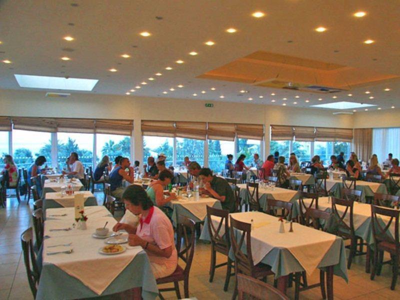 Delfinia 4* Moraḯtika
