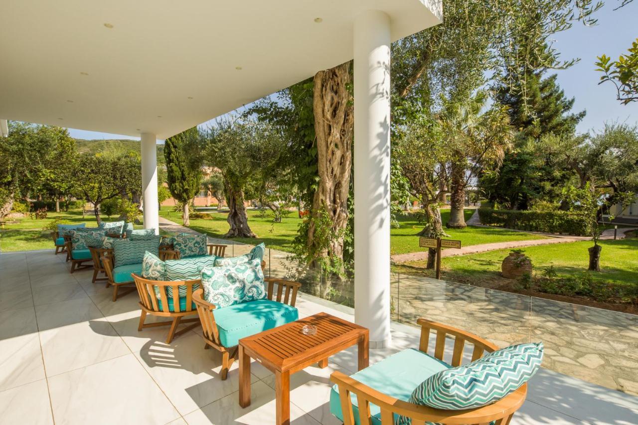 Delfinia 4* Moraḯtika