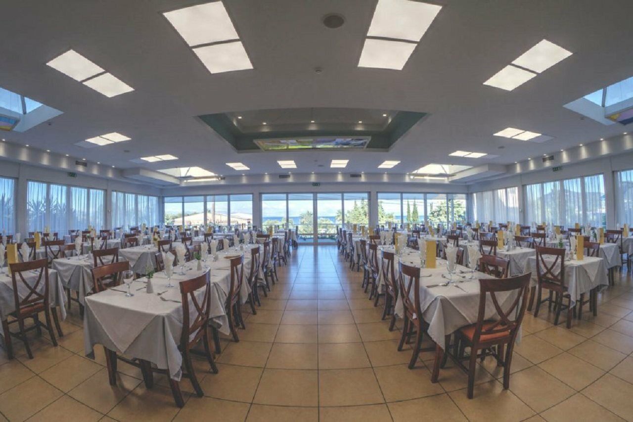 Delfinia Hotel