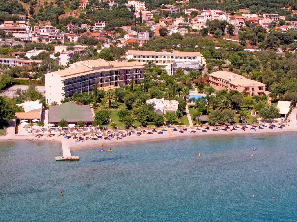 Delfinia 4*